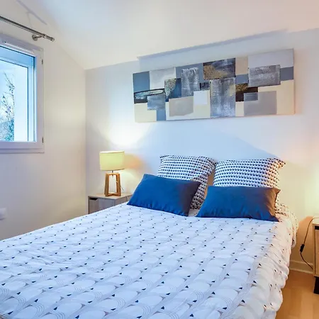 2 Bedroom Pet Friendly In *
