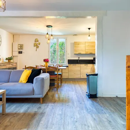 Hébergement de vacances 2 Bedroom Pet Friendly In *